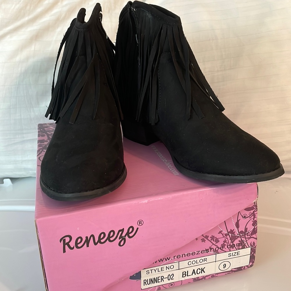 NEW Reneeze black suede-like tassel boots Size 9